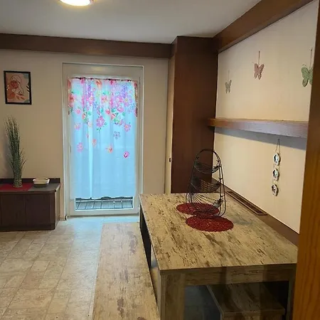 Sandys Im Gruenen Διαμέρισμα *